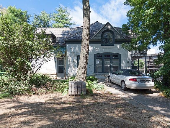 3rd image of 134 E Gorham St