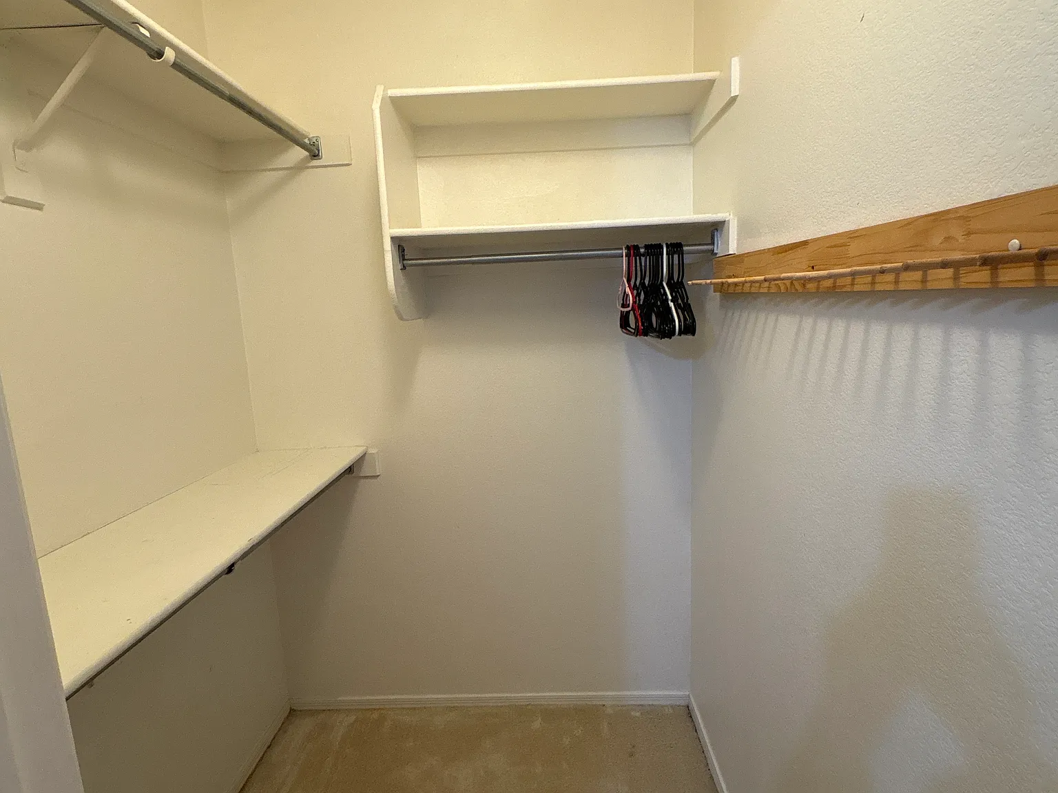 3 bed, 1610 sqft, $900 — Photo 2