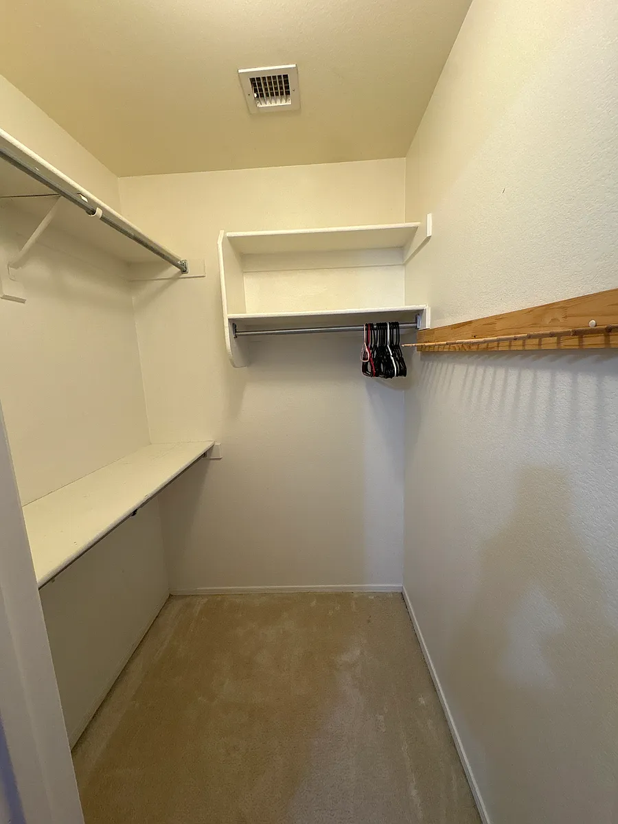 Building Photo - 2156 E Pinto Dr