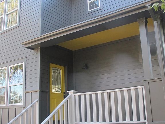 3rd image of 2805 E 22nd St #B