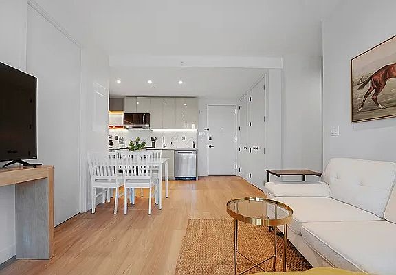 4th image of 16 West St #616