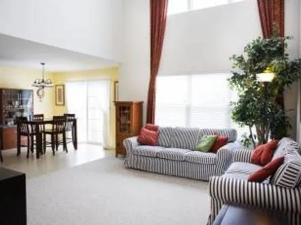 737 Meridian Ct, Dekalb, IL 60115