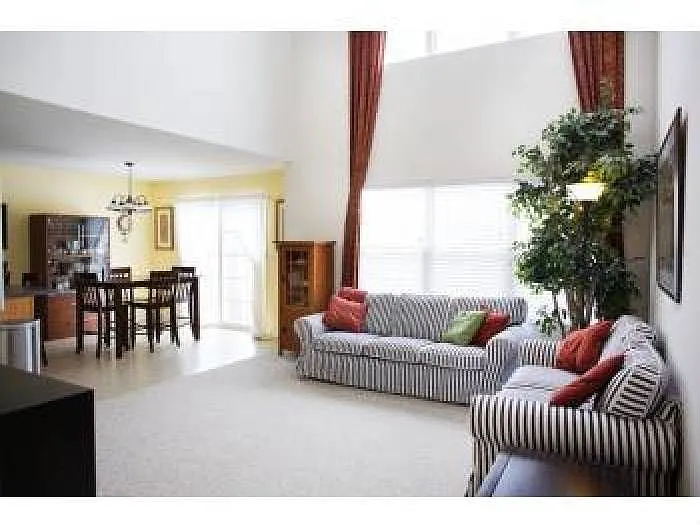 737 Meridian Ct photo 1