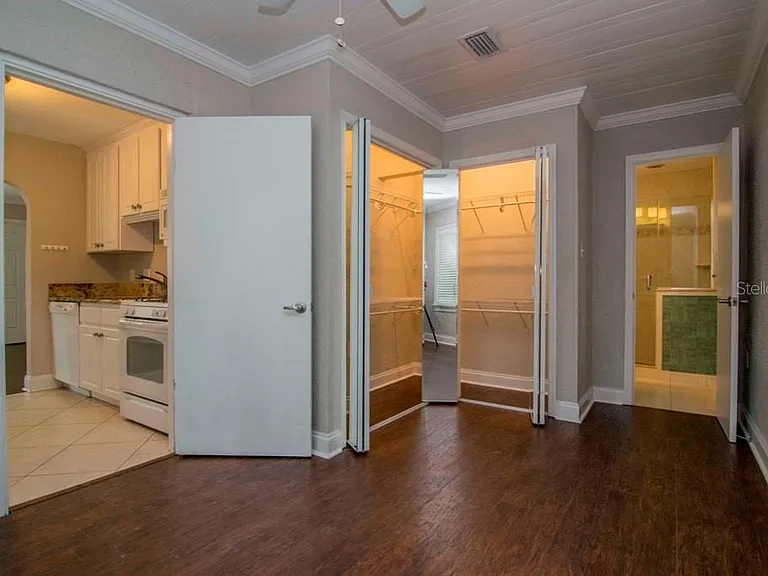 411 S Albany Ave #1 — Photo 9