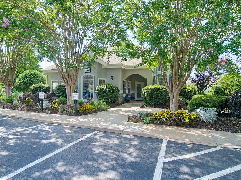 Welcoming Leasing Center