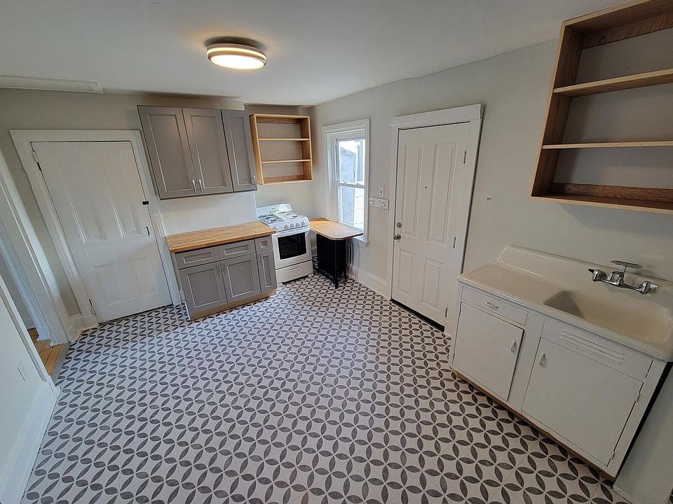 1st image of 1863 Frankford Ave Floor 3