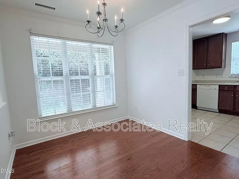 2 bed, 2.5 bath, 1500 sqft, $1,795 — Photo 3