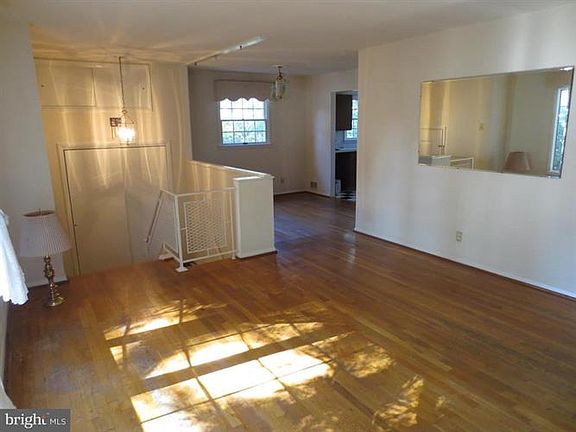 5th image of 13201 Vandalia Dr