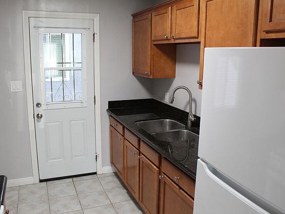 3rd image of 3565 College Ave
