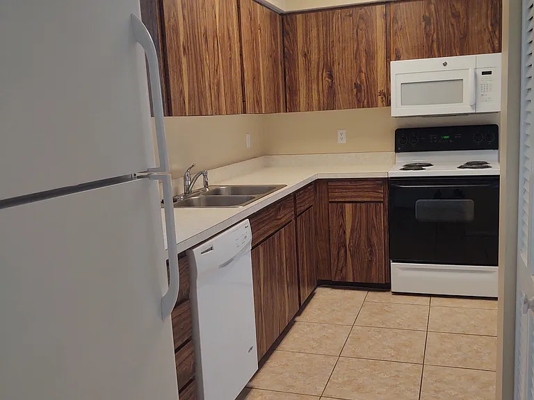 2208 Bahia Vista St #F1 — Photo 15