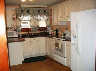 32 Meadow Rd, Averill Park, NY 12018