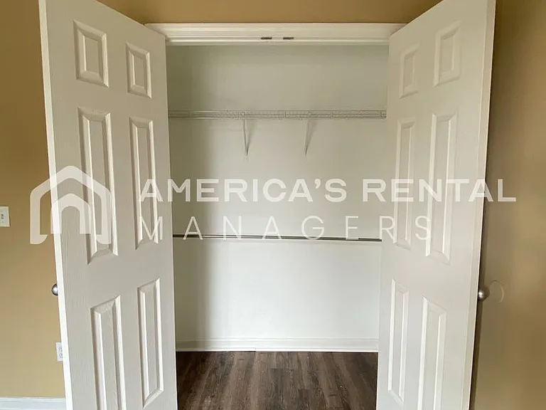 525 Fox Run Cir — Photo 8
