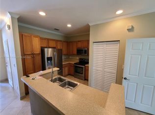 8716 Cypress Walk Ct, Fort Lauderdale, FL 33321