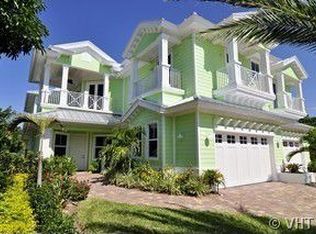 525 Fairway Ter, Naples, FL 34103