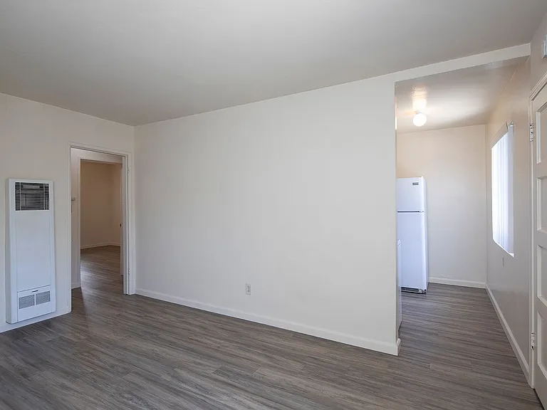 904-910 Agate Street — Photo 3