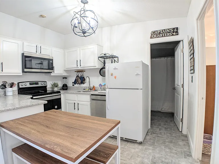 178 Treetop Cir #1033 — Photo 6