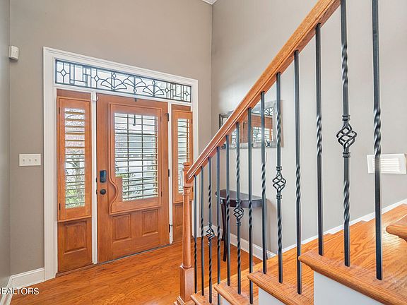 3rd image of 135 Chelsea Ln