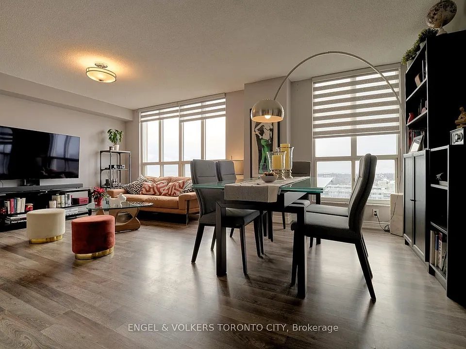 2285 Lake Shore Blvd W #1204