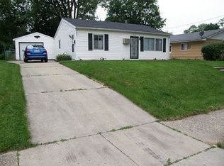 2122 Pershing St, South Bend, IN 46628