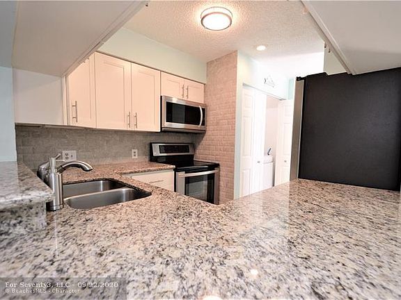 4th image of 387 SE 17th Ave