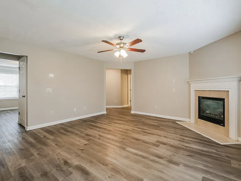 1304 Ivey Pointe Dr — Photo 6