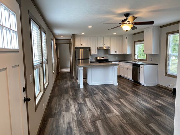 2nd image of 2101 SW 38th St #1