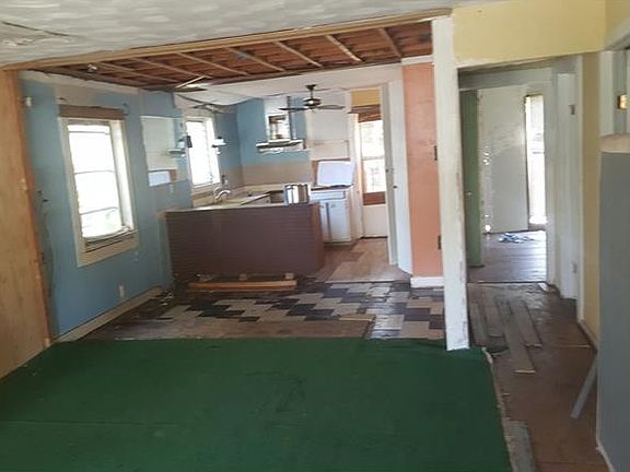 2nd image of 1714 E Poinsettia Ave