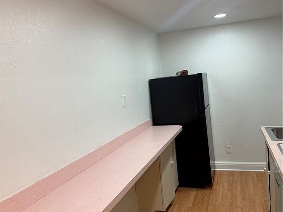 3rd image of 80 Delaware Rd #3