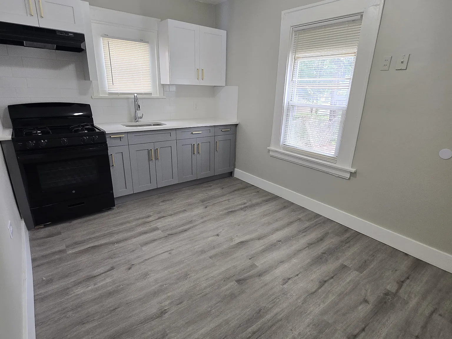 4 bed, $2,750 — Photo 2