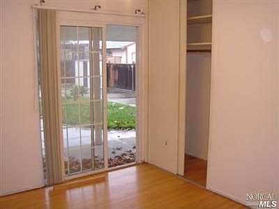 2nd image of 721 Oakwood Ave