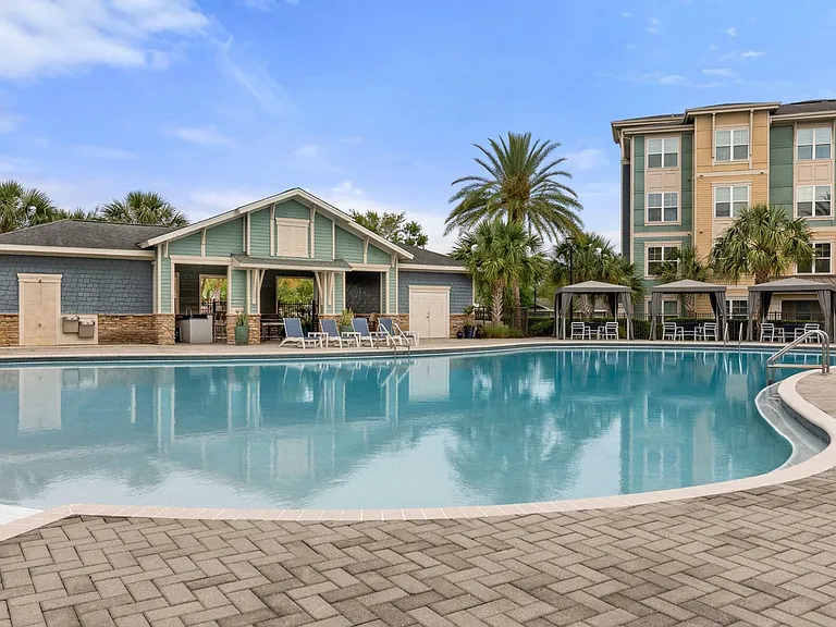 Citi Lakes - Zero Entry Resort Pool
