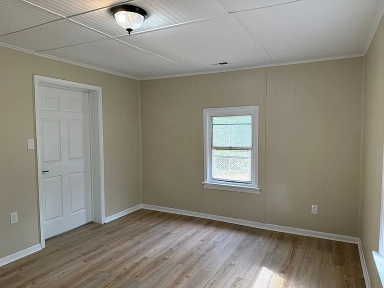1151 Perry St — Photo 10