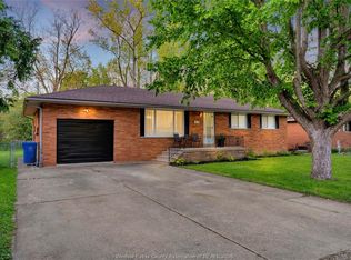 1910 Kent St, Windsor, ON N9E 3R3