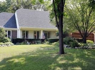 19W211 80th St, Downers Grove, IL 60516