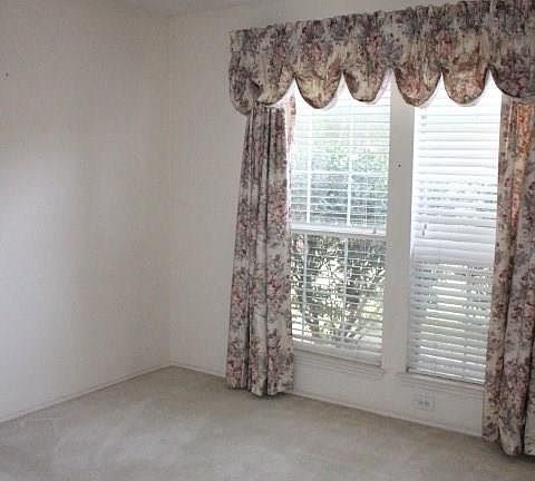 4th image of 3136 Glory Ln