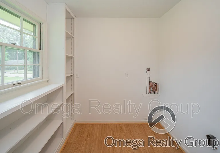 127 30th St — Photo 25