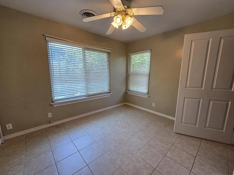 333 W Nimitz St — Photo 13