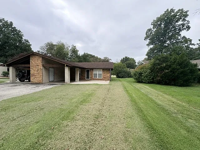 203 Britanna Dr