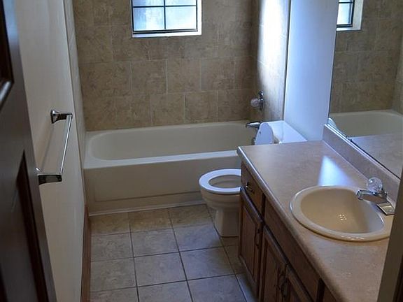 4th image of 4380 La Jolla