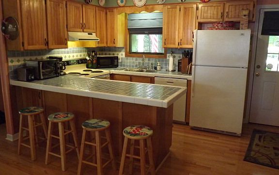 5th image of 409 Lakeside Dr