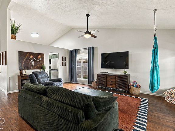 3rd image of 6267 Kentstone Dr