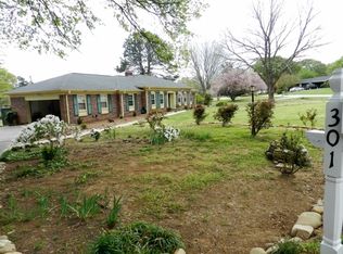 301 Thelma Dr, Mauldin, SC 29662