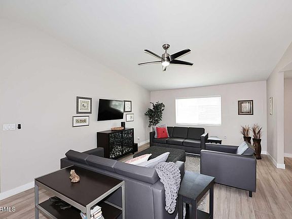 4th image of 325 W SAN ANGELO Street