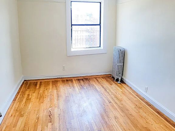 4th image of 1427 Taylor Ave #35