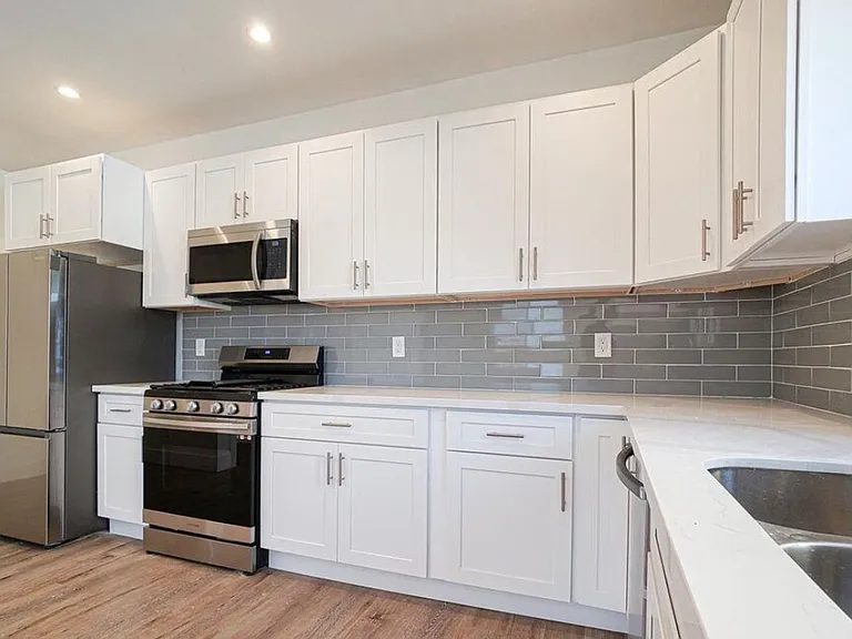 2951 Francis Ave — Photo 7