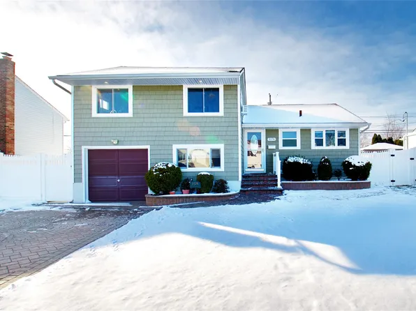 3574 Southview Avenue, Wantagh, NY 11793