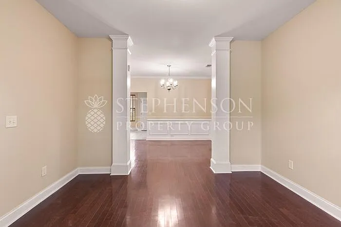 405 Abbeydale Way — Photo 9
