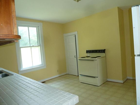 5th image of 275 Byrd Ln