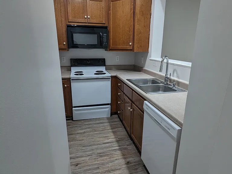 1425 College Heights Rd #205 — Photo 7
