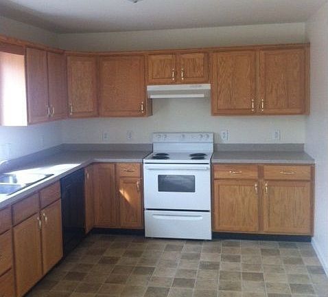 4th image of 729 Hower St